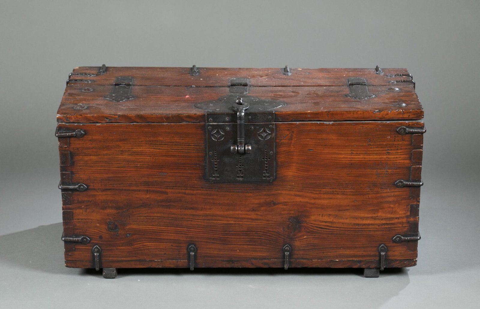 THE COIN CHEST – 돈궤 – Korean Antique Furniture